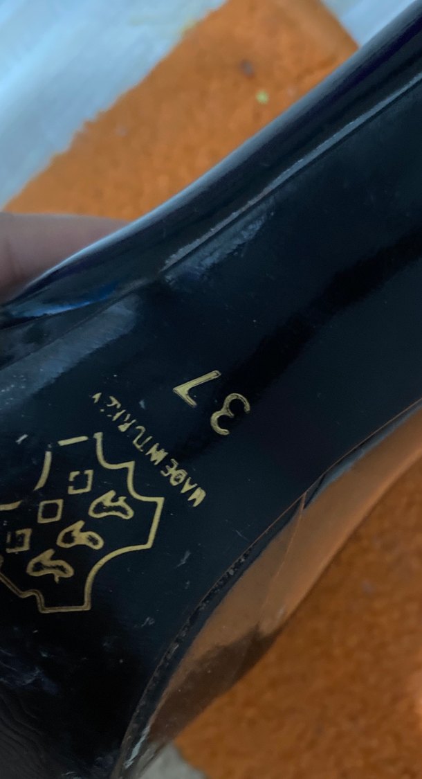 Siyah Parlak Rugan Stiletto Topuklu Kadın Ayakkabı - Görsel 3