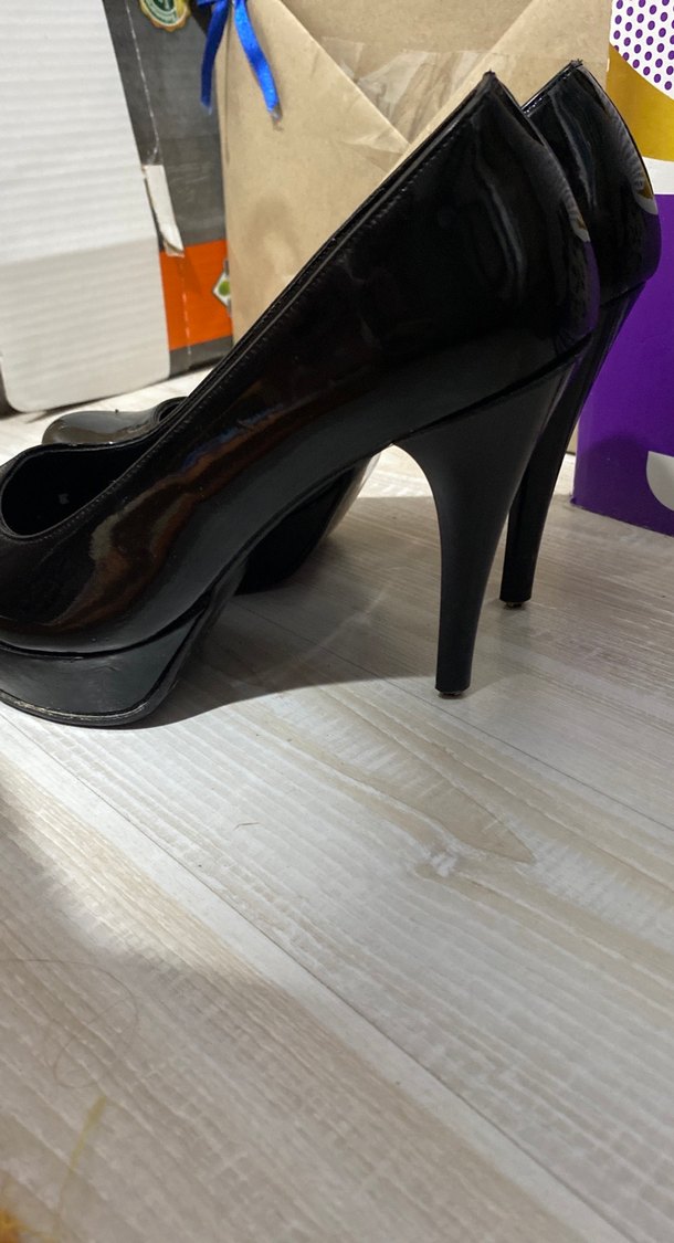 Siyah Parlak Rugan Stiletto Topuklu Kadın Ayakkabı - Görsel 2