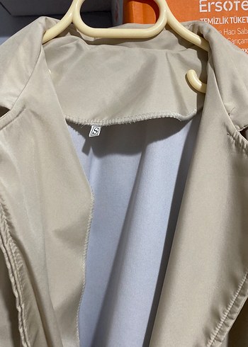 Düğmeli Beyaz Midi Kadın Trençkot - Görsel 3