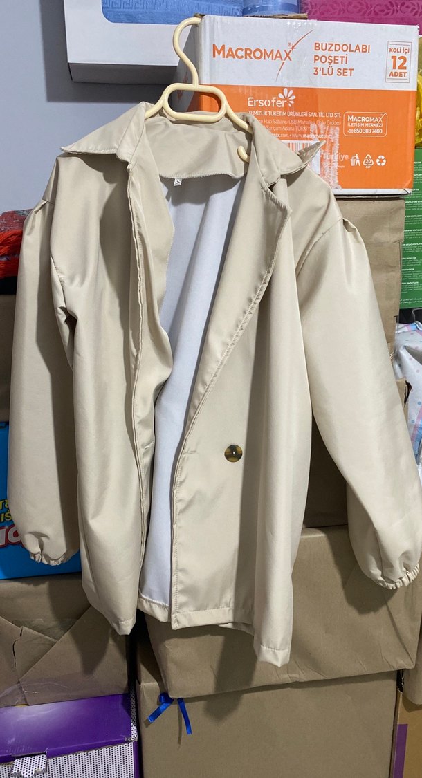 Düğmeli Beyaz Midi Kadın Trençkot - Görsel 2