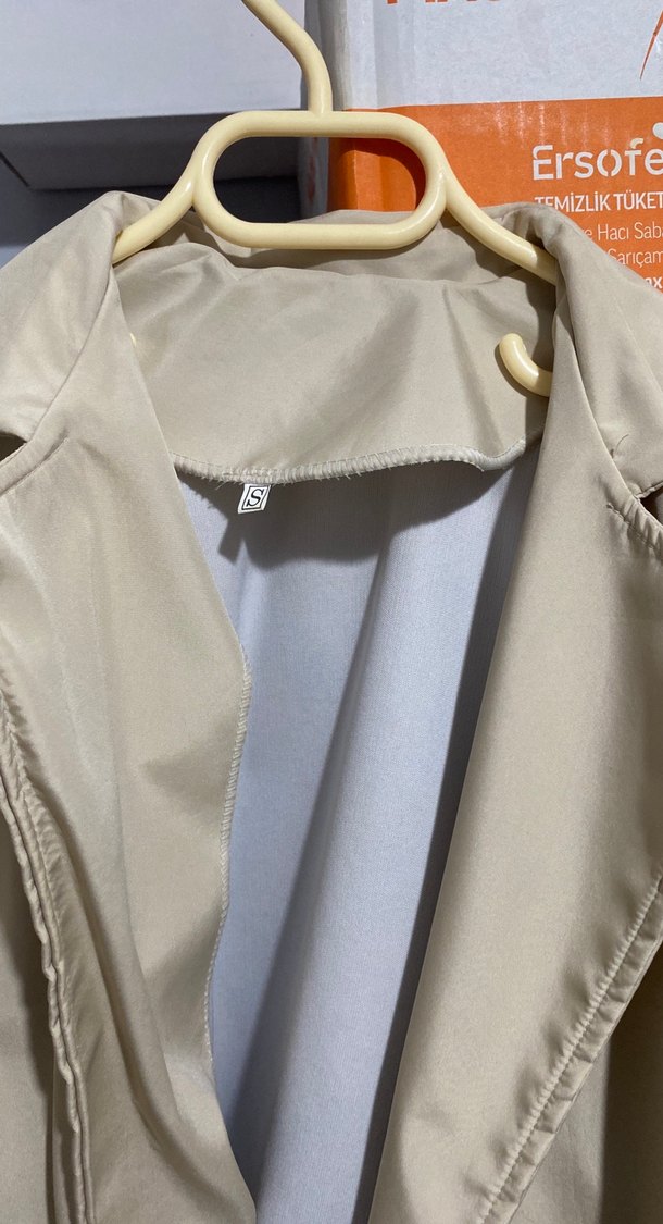 Düğmeli Beyaz Midi Kadın Trençkot - Görsel 3