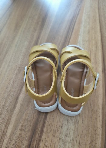 Sarı Tokalı Kız Sandalet Polaris - Görsel 4