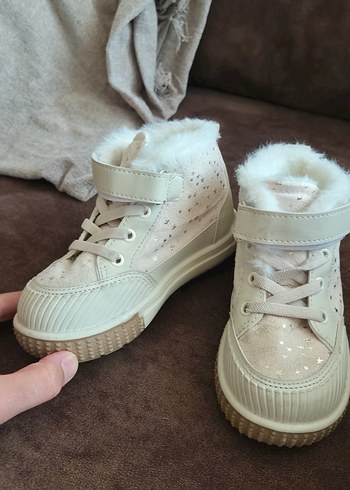 Lcw Beyaz Kürklü Kız Çocuk Botu - Görsel 4