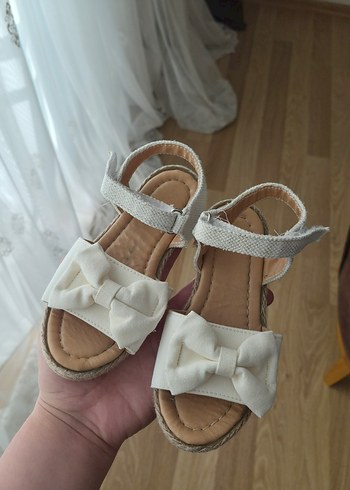 Lcw Kız Çocuk Beyaz Fiyonk Detaylı Terlik - Görsel 2