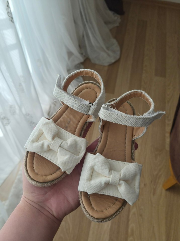 Lcw Kız Çocuk Beyaz Fiyonk Detaylı Terlik - Görsel 2