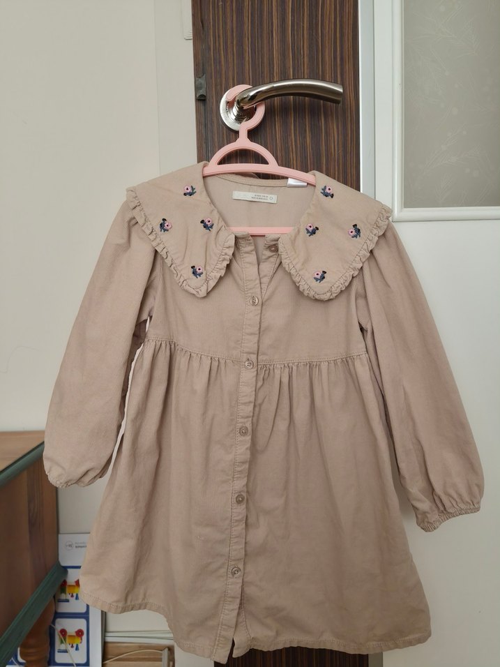 Zara Orjinal Nakışlı Bej Uzun Kollu Kız Elbise - Görsel 4