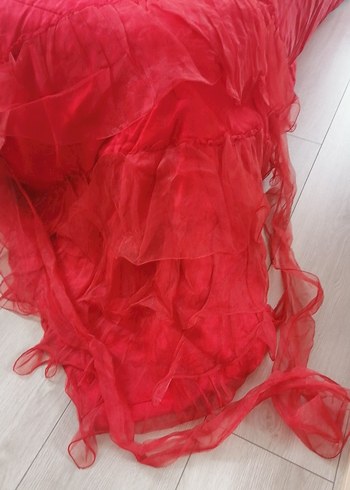 İşlemeli Parlak Kırmızı Yatak Örtüsü - Görsel 5