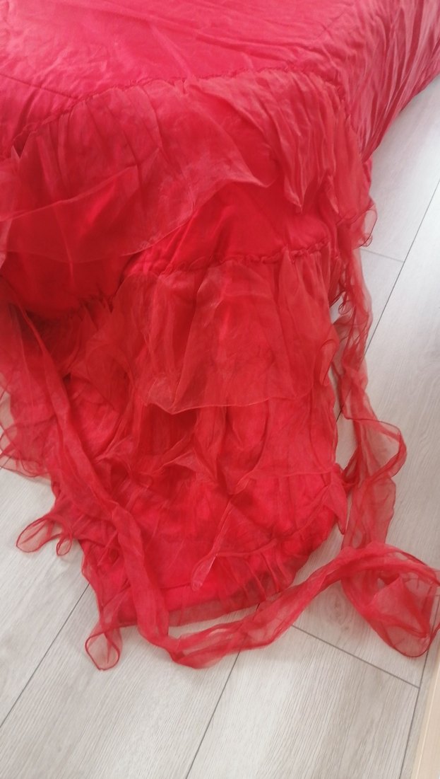 İşlemeli Parlak Kırmızı Yatak Örtüsü - Görsel 5