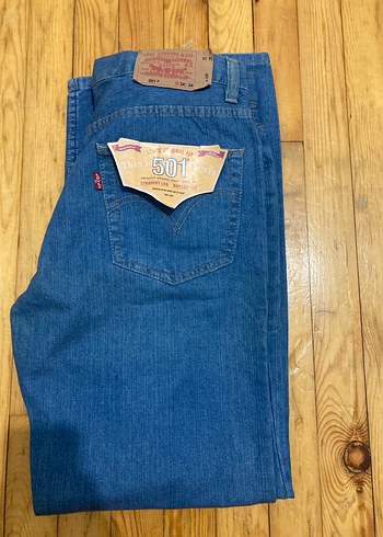 Levis Mavi Regular Fit Dugmeli Erkek Kot Pantolon 501
