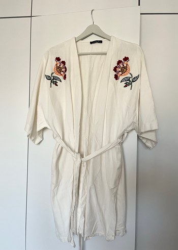 Milla Nakışlı Beyaz Kimono - Görsel 3