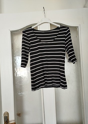 Çizgili Siyah Tişörtü - Görsel 4