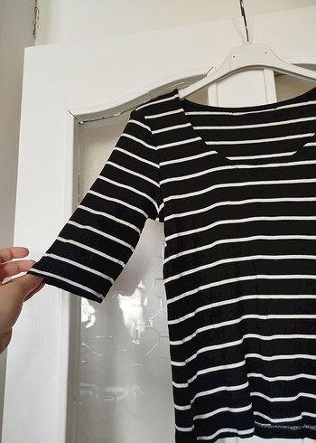 Çizgili Siyah Tişörtü - Görsel 6