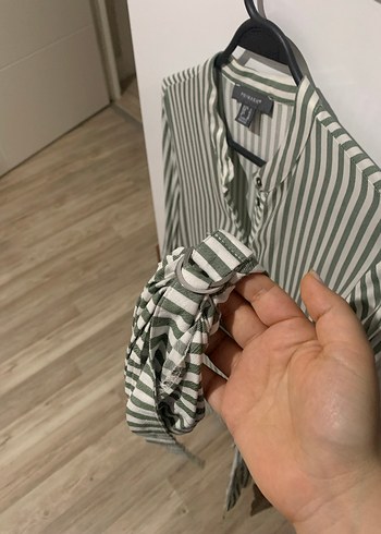Primark Yeşil Çizgili Uzun Kollu Kadın Gömlek - Görsel 3