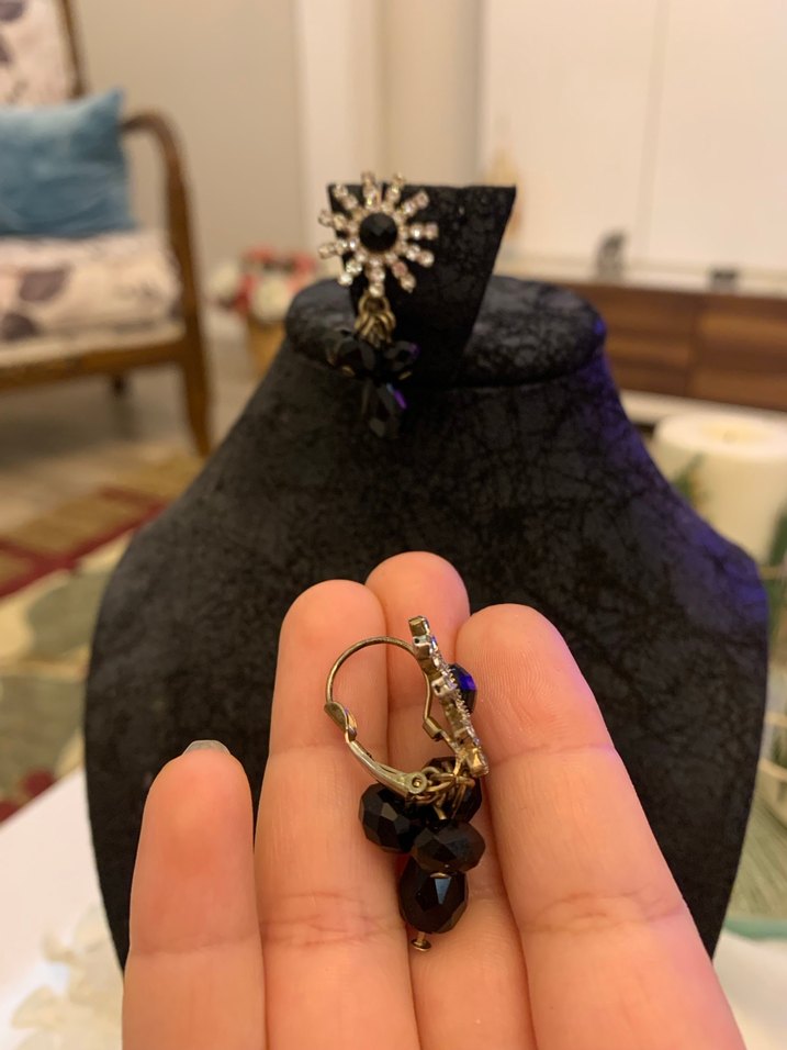 Siyah Mini Boncuklu Çiçek Küpe - Görsel 3