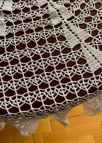 El İşi Beyaz Dantel Yuvarlak Masa Örtüsü - Görsel 7