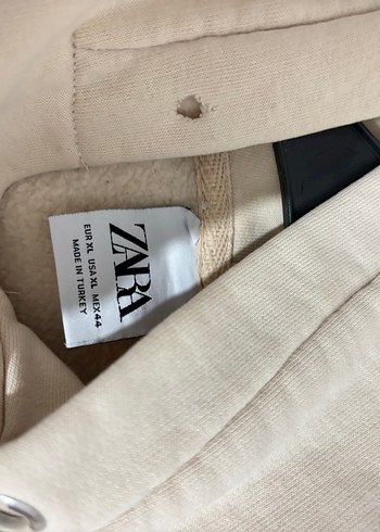 Beyaz Kapüşonlu Rahat Sweatshirt - Görsel 4