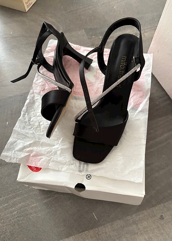 Siyah Stiletto Topuklu Kadın Ayakkabı - Görsel 3