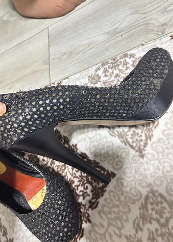 Yılan Desenli Siyah Stiletto Topuklu Kadın Ayakkabı - Görsel 4