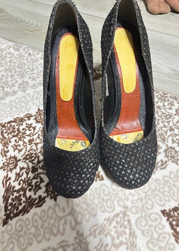 Yılan Desenli Siyah Stiletto Topuklu Kadın Ayakkabı - Görsel 3