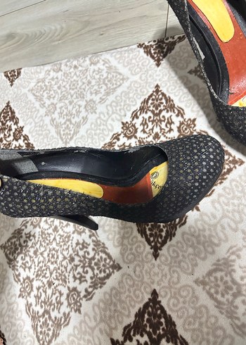 Yılan Desenli Siyah Stiletto Topuklu Kadın Ayakkabı - Görsel 2