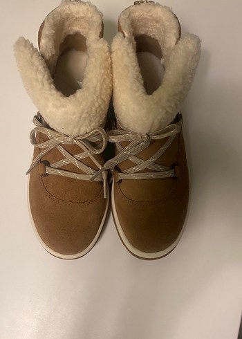 UGG Kürklü Bej Süet Kadın Dolgu Topuk Bot - Görsel 4