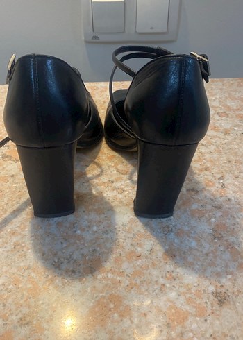 Klasik Siyah Tokalı Topuklu Kadın Ayakkabı - Görsel 4