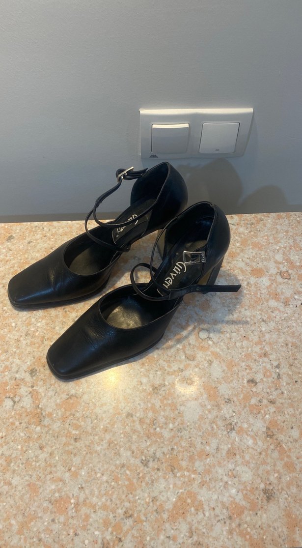 Klasik Siyah Tokalı Topuklu Kadın Ayakkabı - Görsel 3