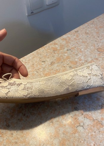 H&M marka,Bej Dantel Detaylı coquette 
Kadın Babet - Görsel 3