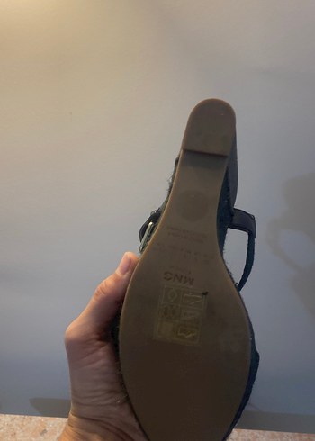 Mango marka,Siyah Yılan Desenli Tokalı Dolgu Topuklu - Görsel 9