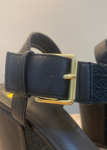 Mango marka,Siyah Yılan Desenli Tokalı Dolgu Topuklu - Görsel 2