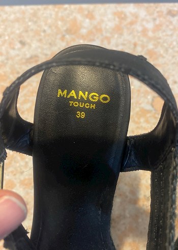 Mango marka,Siyah Yılan Desenli Tokalı Dolgu Topuklu - Görsel 4