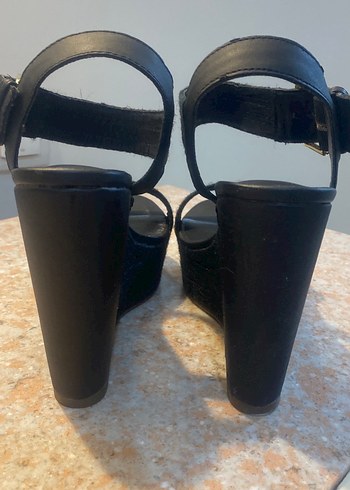 Mango marka,Siyah Yılan Desenli Tokalı Dolgu Topuklu - Görsel 13