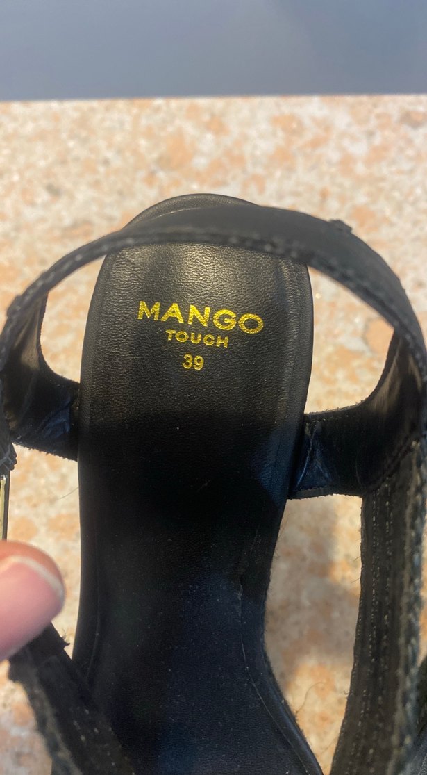 Mango marka,Siyah Yılan Desenli Tokalı Dolgu Topuklu - Görsel 4