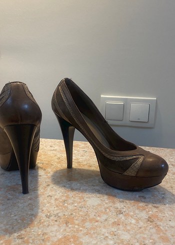 Kahverengi Deri Kadın Dolgu Topuk Ayakkabı - Görsel 3