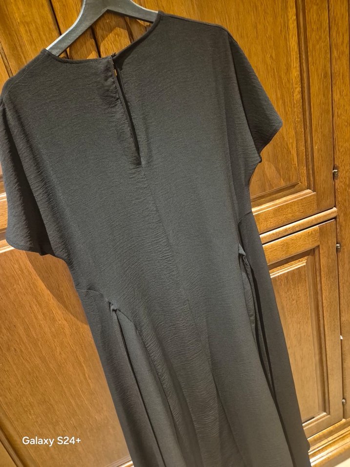 Zara Siyah Piliseli Uzun Elbise - Görsel 3