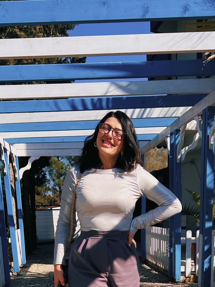 Gri Yüksek Yaka simli Bluzu - Görsel 2