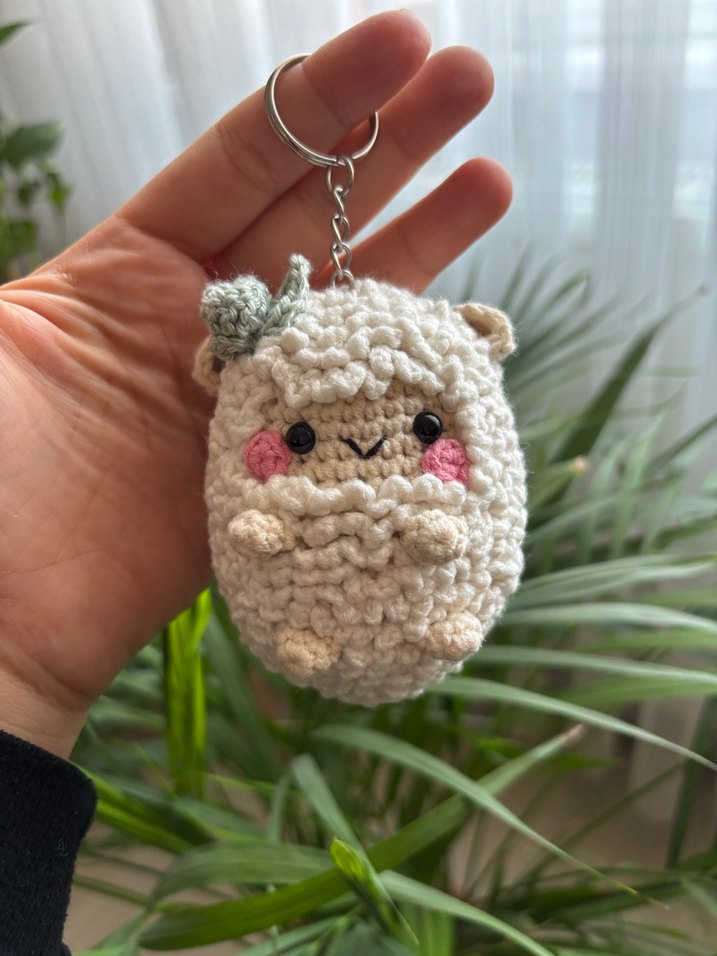 Amigurumi kuzu anahtarlık - Görsel 3