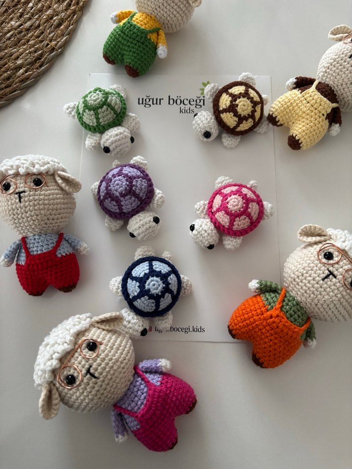 Renkli El Yapımı Örgü Oyuncak Koyunlar - Görsel 3