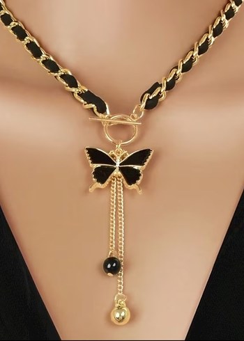 Zincir Detaylı Altın Renk Kelebek Kolye - Görsel 2