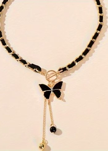 Zincir Detaylı Altın Renk Kelebek Kolye - Görsel 3