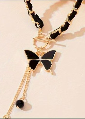 Zincir Detaylı Altın Renk Kelebek Kolye - Görsel 4