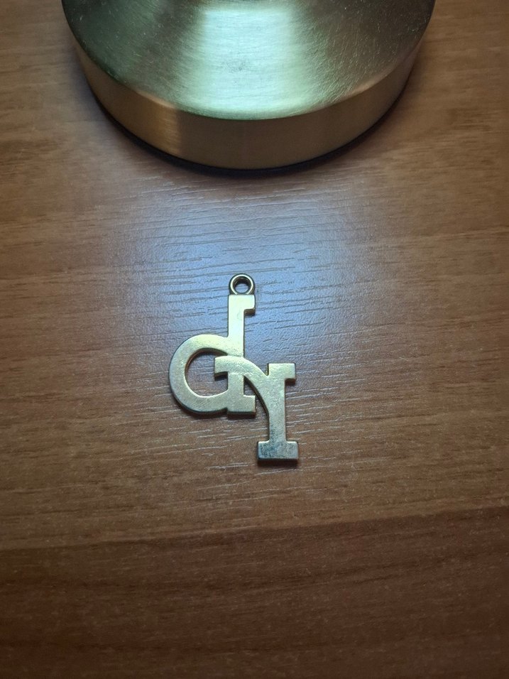 Altın Renkli Payetli Kadın Charm - Görsel 2