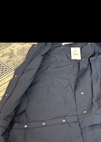 Mavi Uzun Düğmeli Yağmurluk - Görsel 4