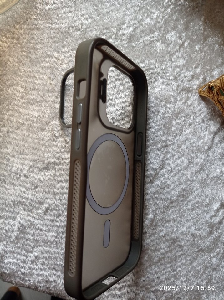 Düğmeli Siyah Telefon Kılıfı - Görsel 3