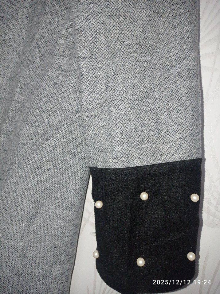 Gri Uzun Düğmeli Kadın hırka - Görsel 2