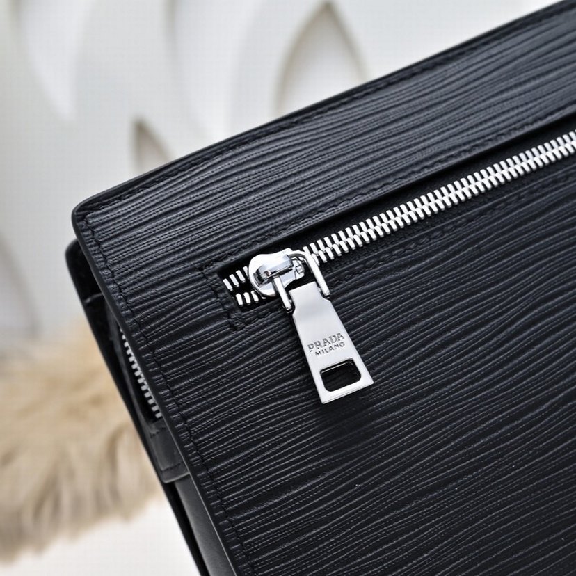 Prada Siyah Deri Portföy Çanta - Görsel 5