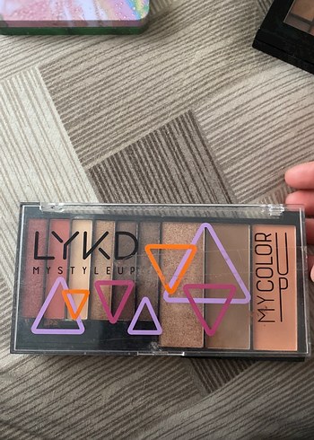 Çok Renkli Göz Farı Paleti - Görsel 2