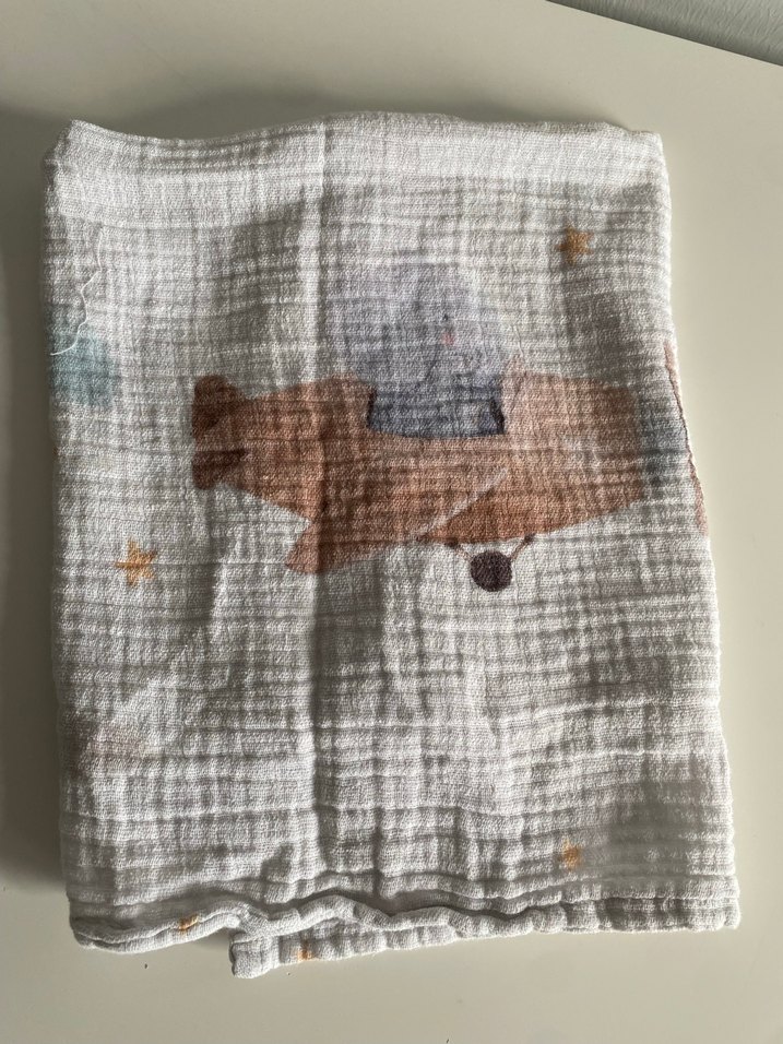 Nakışlı Gri Keten Çocuk Battaniyesi - Görsel 3