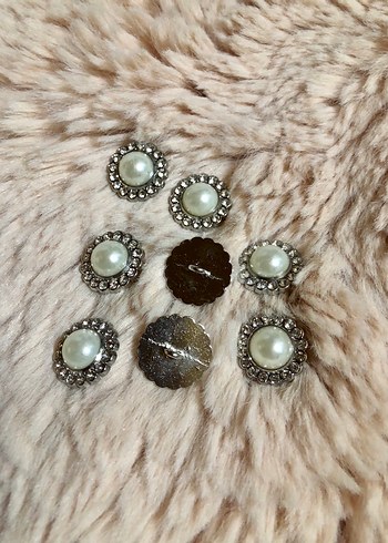 İncili Düğmler - Görsel 5