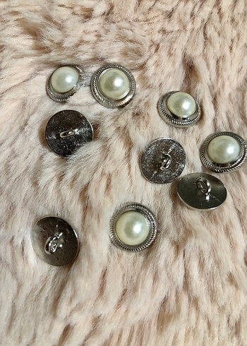 İncili Düğmler - Görsel 3